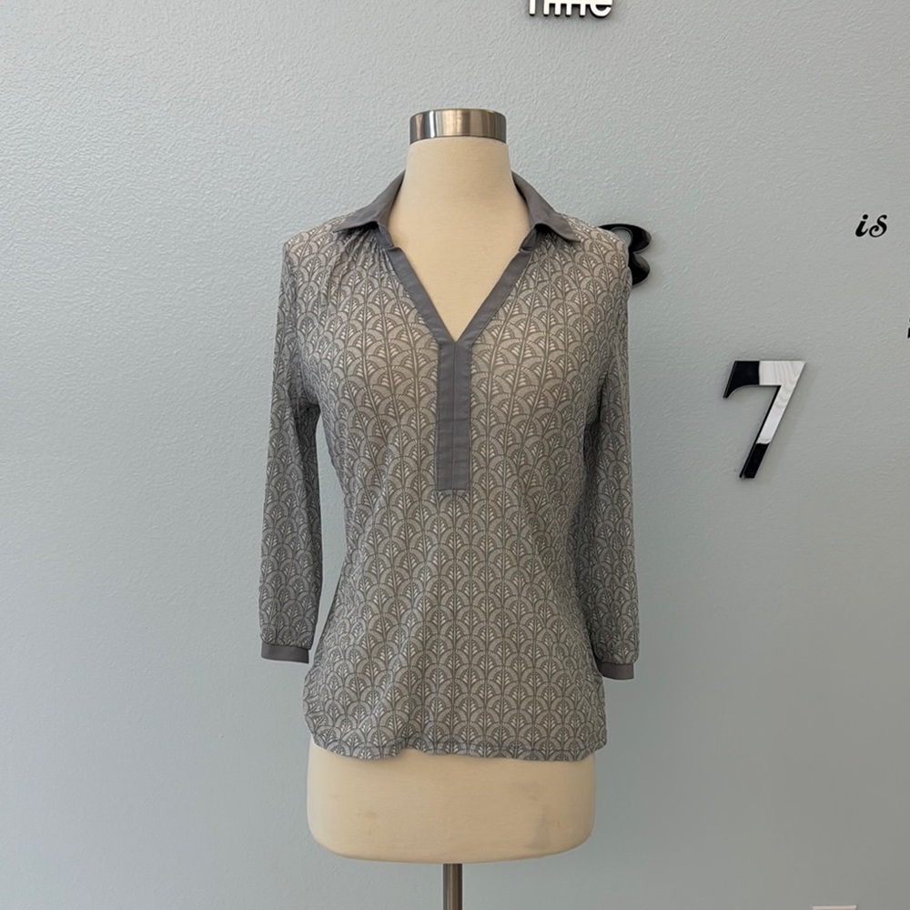 The LIMITED Gray Fitted 3/4 Sleeve Polo Blouse